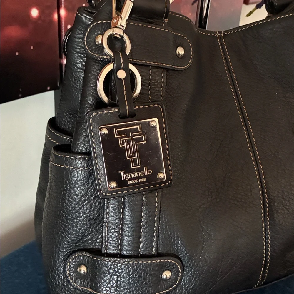 Tignanello Black Leather Shoulder Bag - Picture 3 of 11